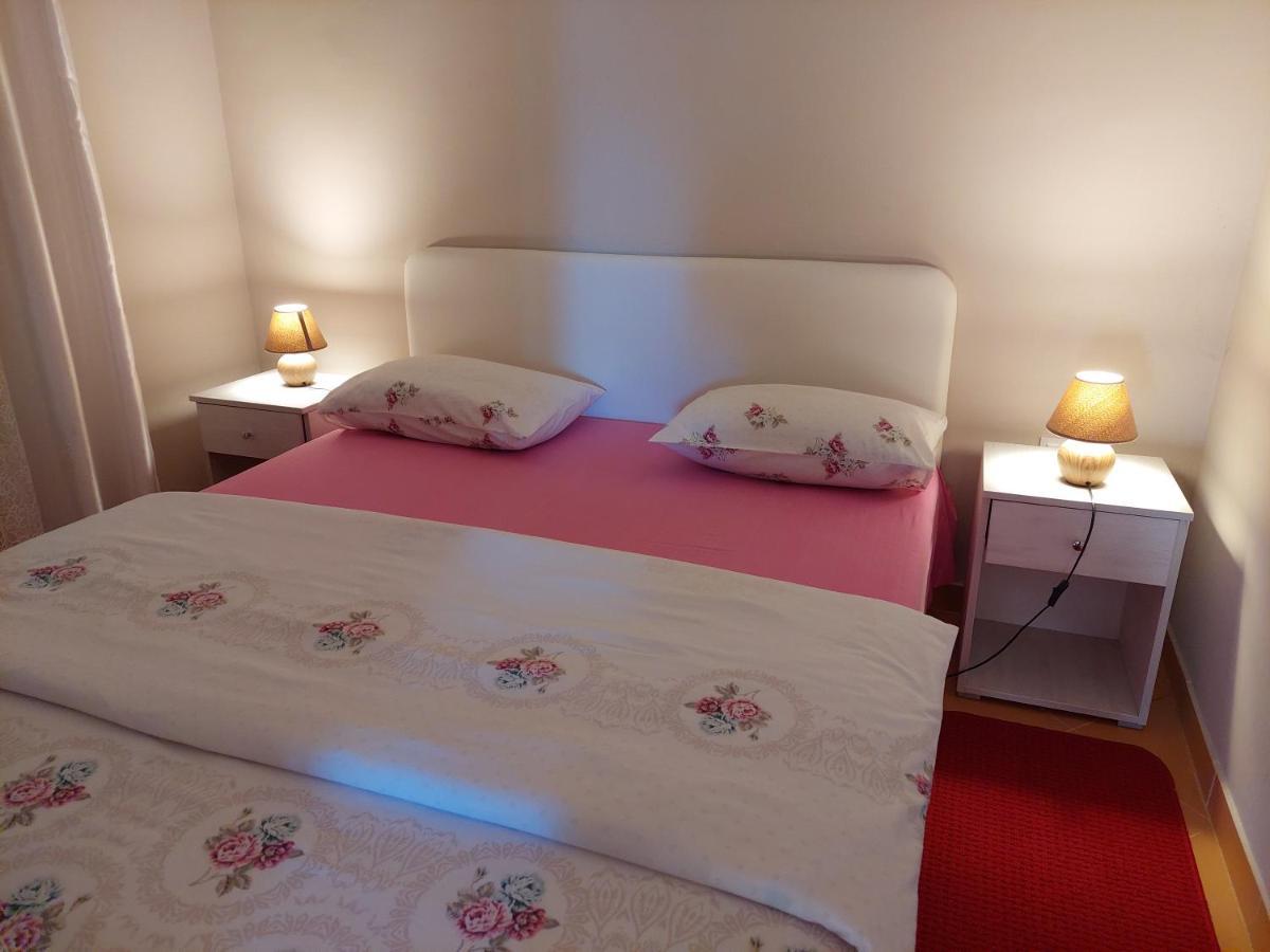 Apartment Helena Airport Подгорица Экстерьер фото