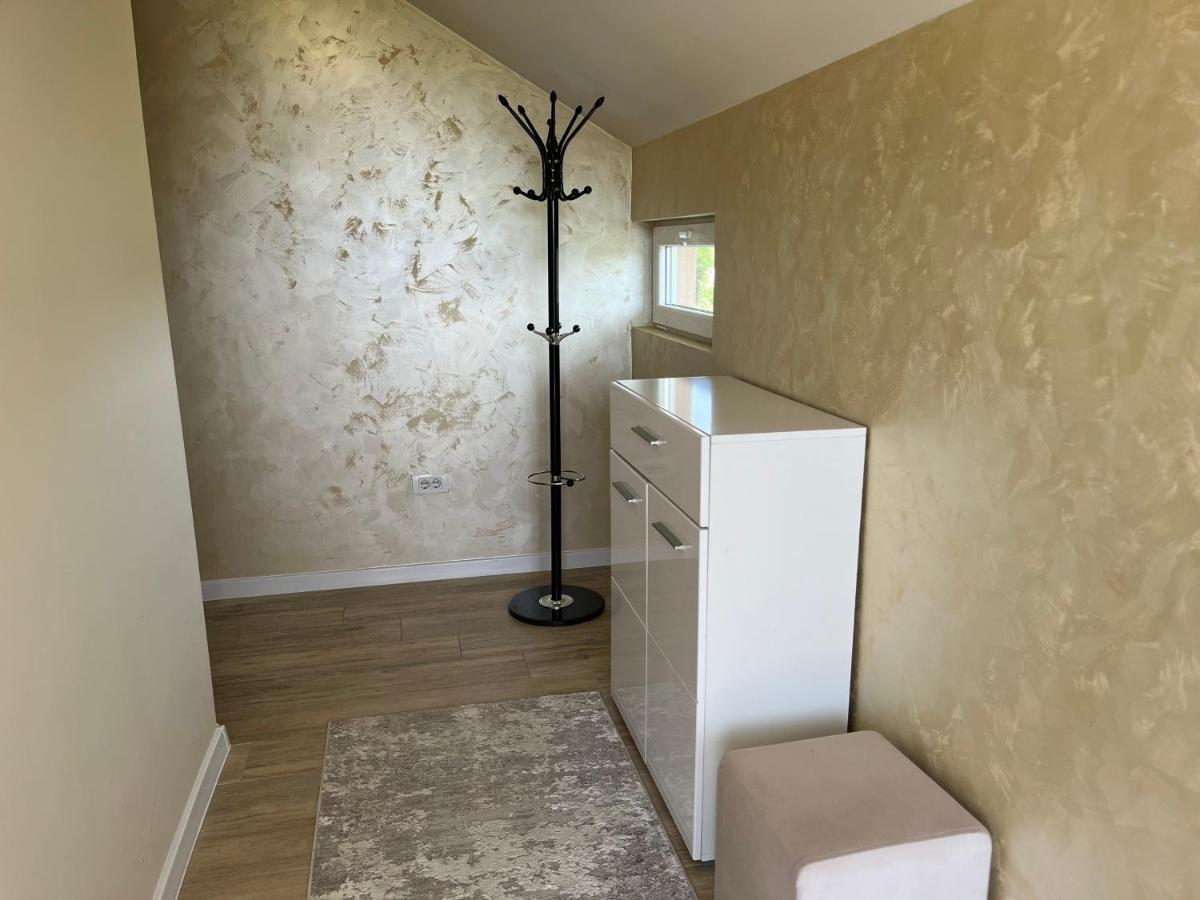 Apartment Helena Airport Подгорица Экстерьер фото