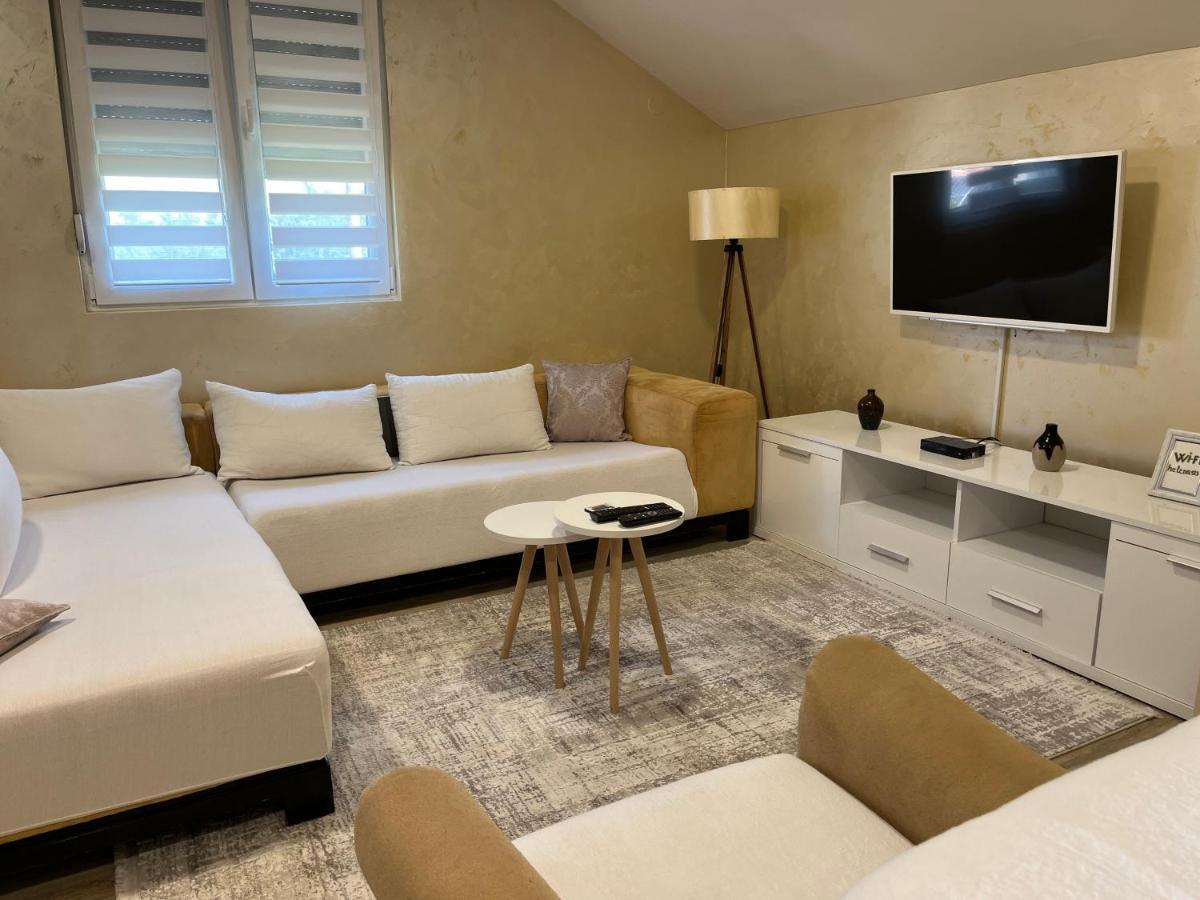 Apartment Helena Airport Подгорица Экстерьер фото