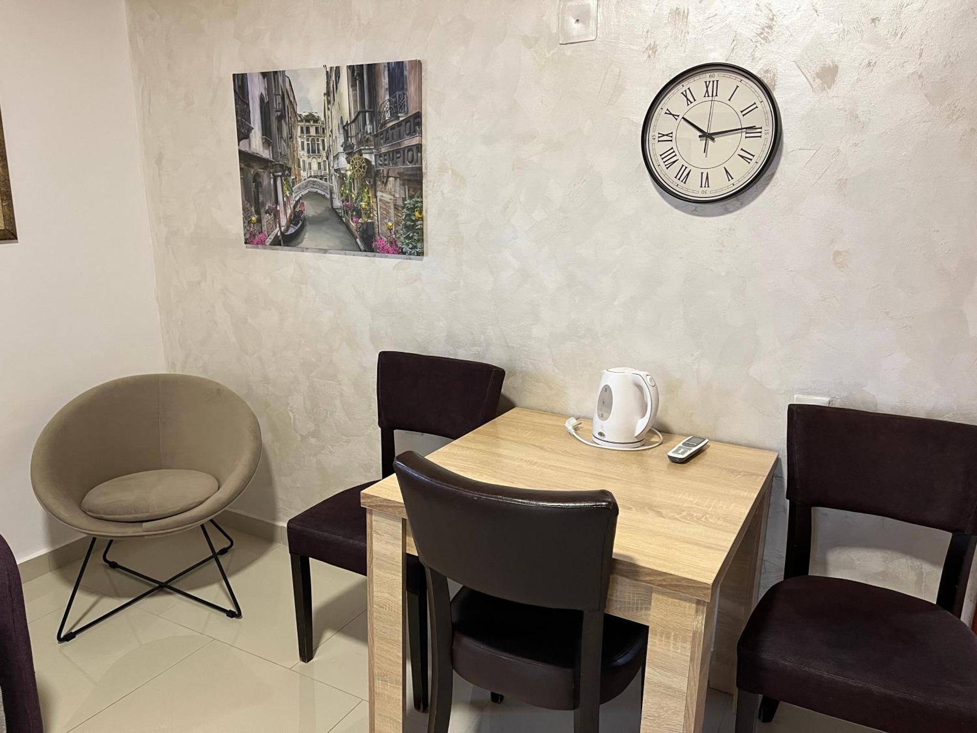 Apartment Helena Airport Подгорица Экстерьер фото