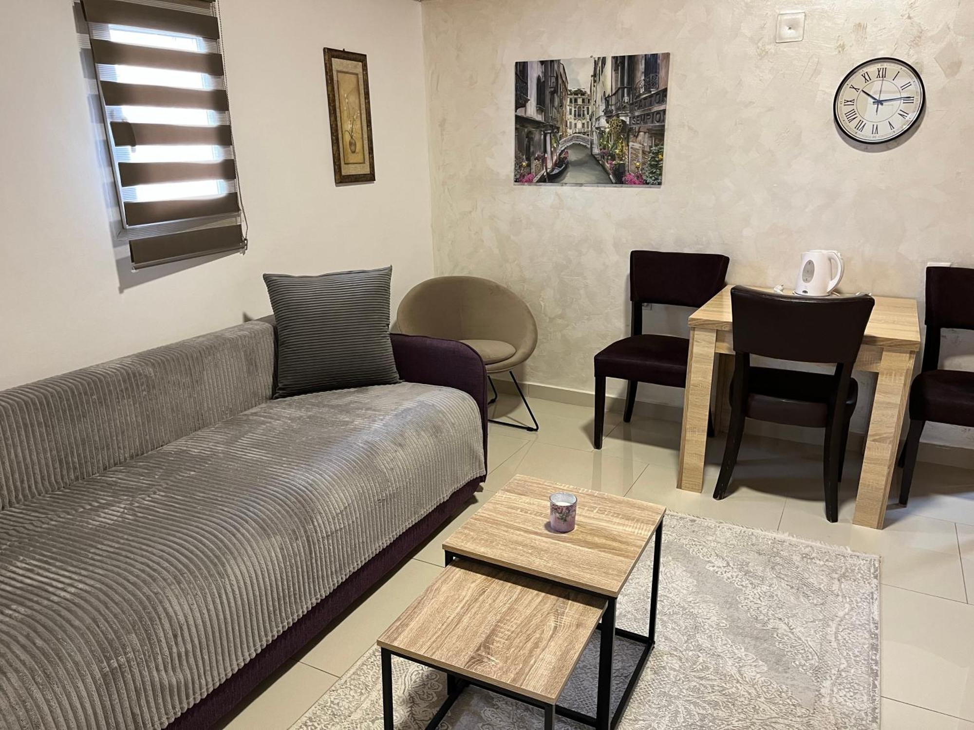 Apartment Helena Airport Подгорица Экстерьер фото